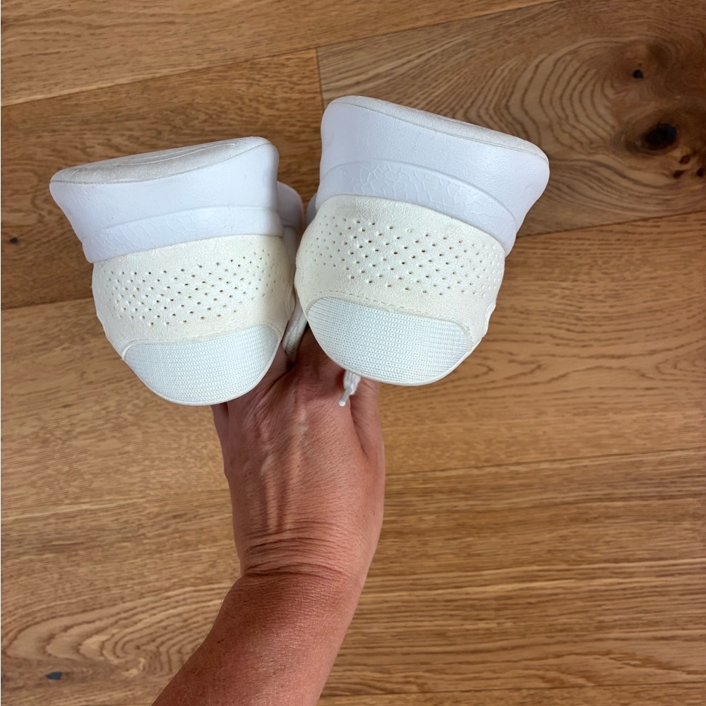 Kizik Slip On Athletic Sneakers - Picture 6 of 6